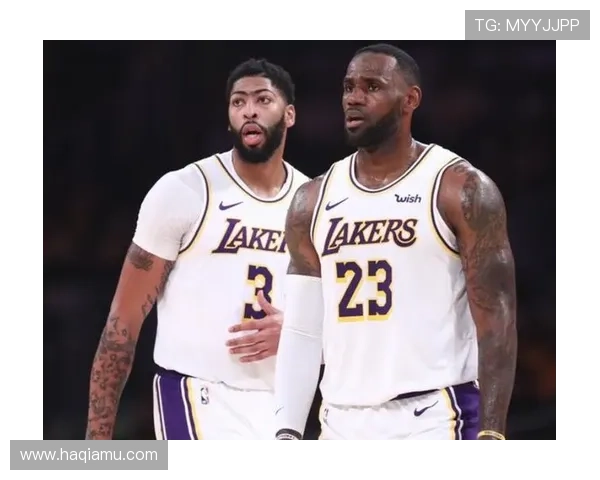 冈崎慎司重返斯图加特主场观战